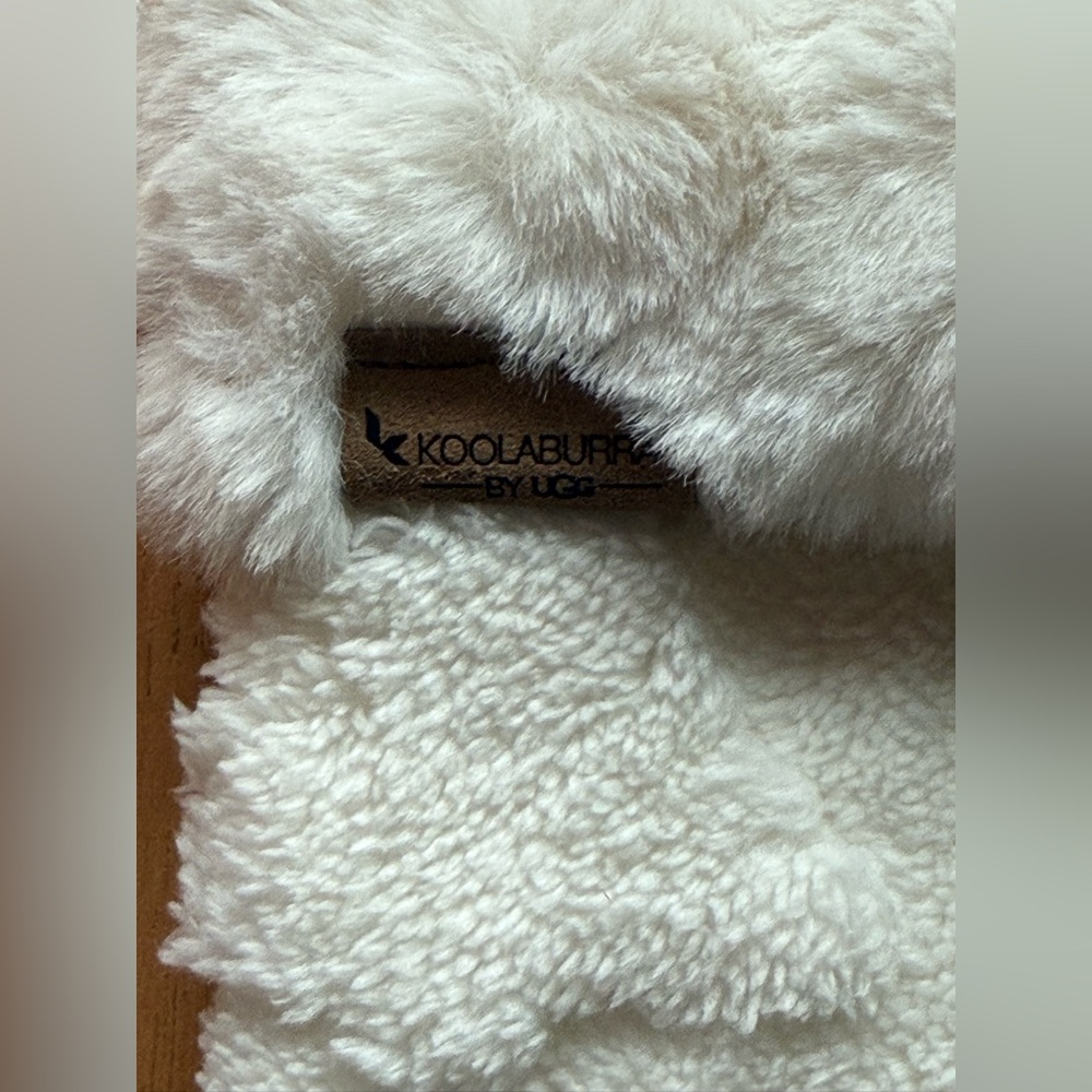 Koolaburra by Ugg White Clove Plush Christmas Holiday Stocking NWT - Picture 5 of 9